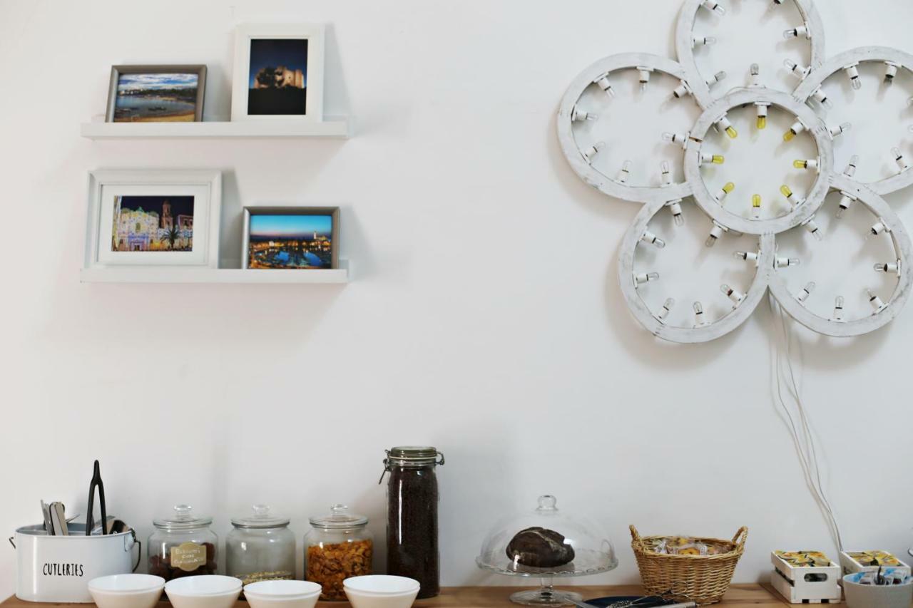 La Mitria Bed & Breakfast ตรานิ ภายนอก รูปภาพ
